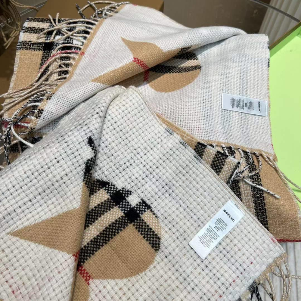 Шарф Burberry