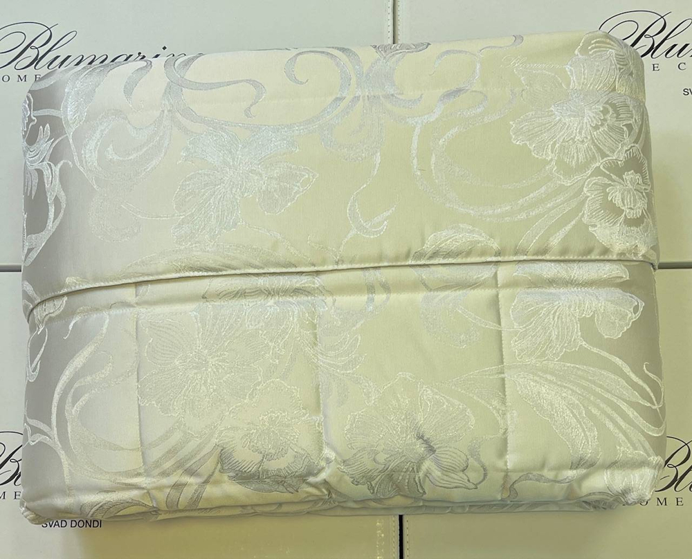 Покрывало 270х270 Blumarine Lapis Perla молочно-белое