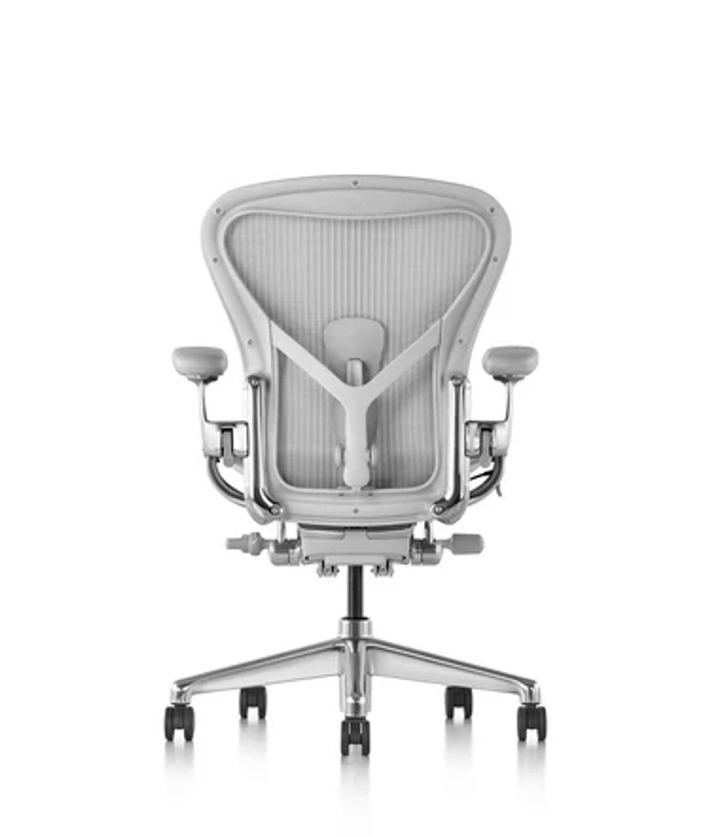 Кресло Herman Miller Aeron Mineral Polished Aluminium, размер C