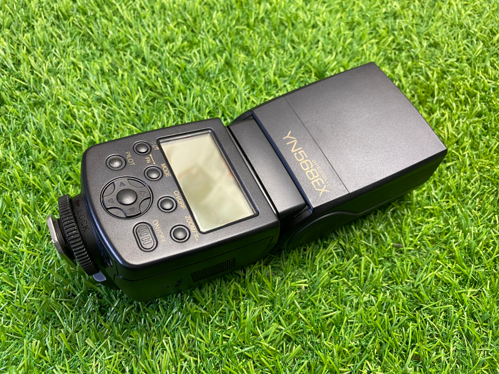 YongNuo YN-568EX Speedlite