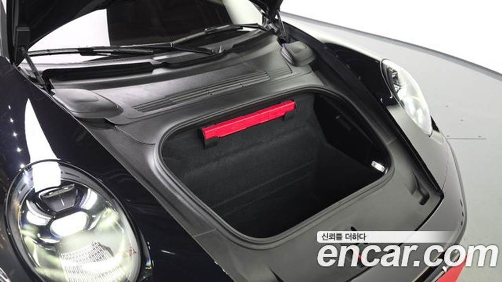 Porsche 911 Carrera 4 GTS — 2024