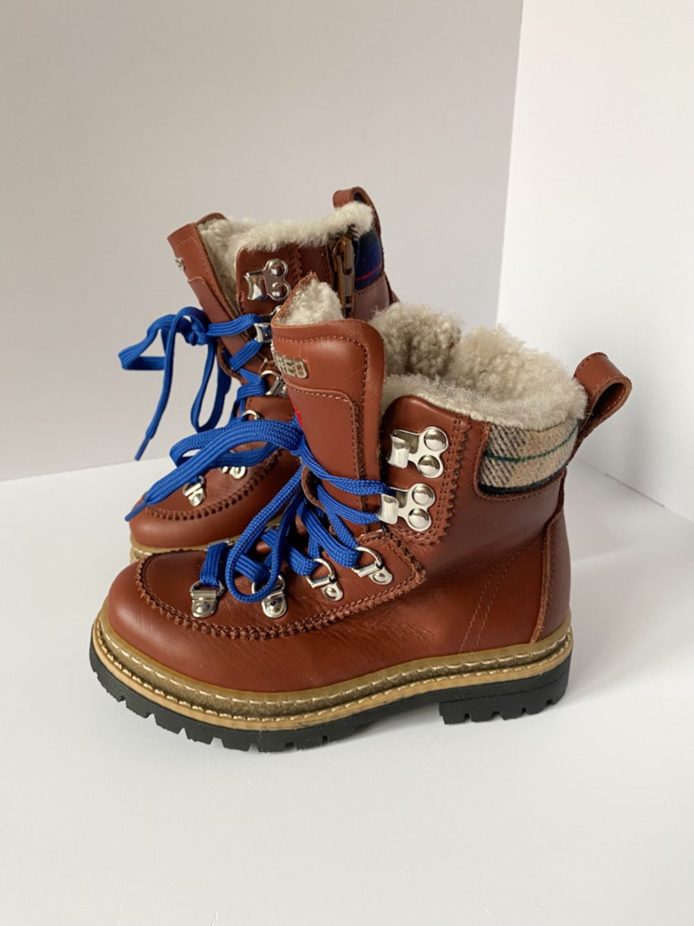 Новые кожаные ботинки Dsquared2, 27
