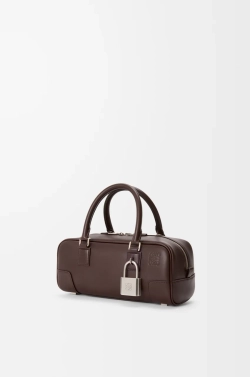 Loewe Укороченная сумка Amazona 23 из блестящей телячьей кожи, темно-каштановый