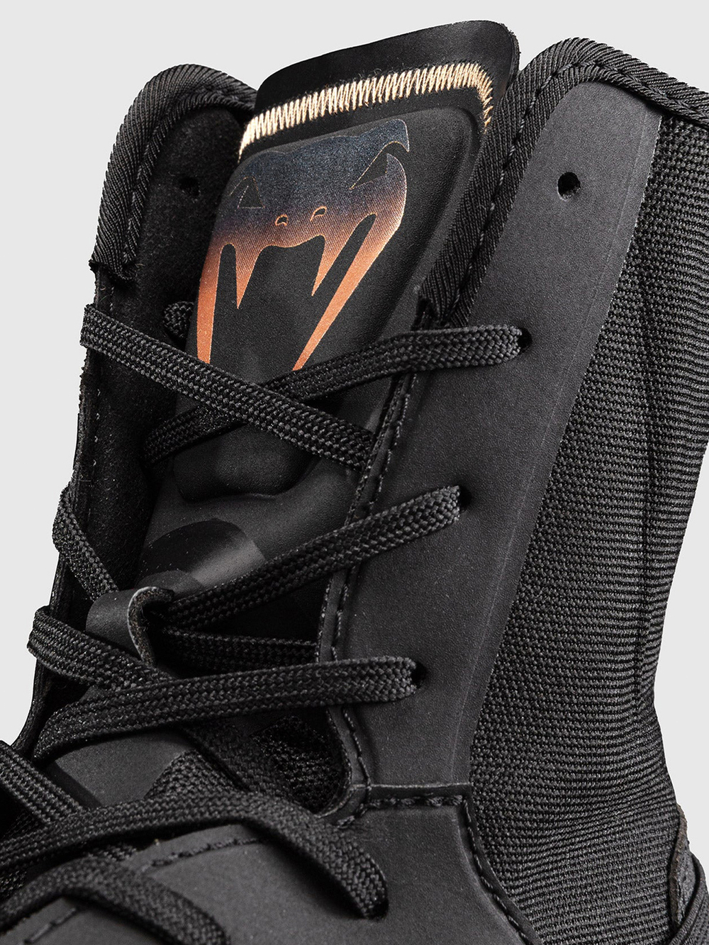Боксерки Venum Elite Neo Black/Gold