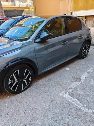 Peugeot 208 Hybrid GT
