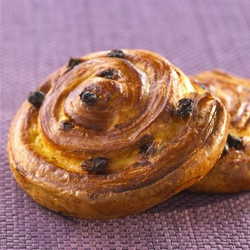 Улитка с изюмом и заварным кремом Delifrance (100г/60шт)