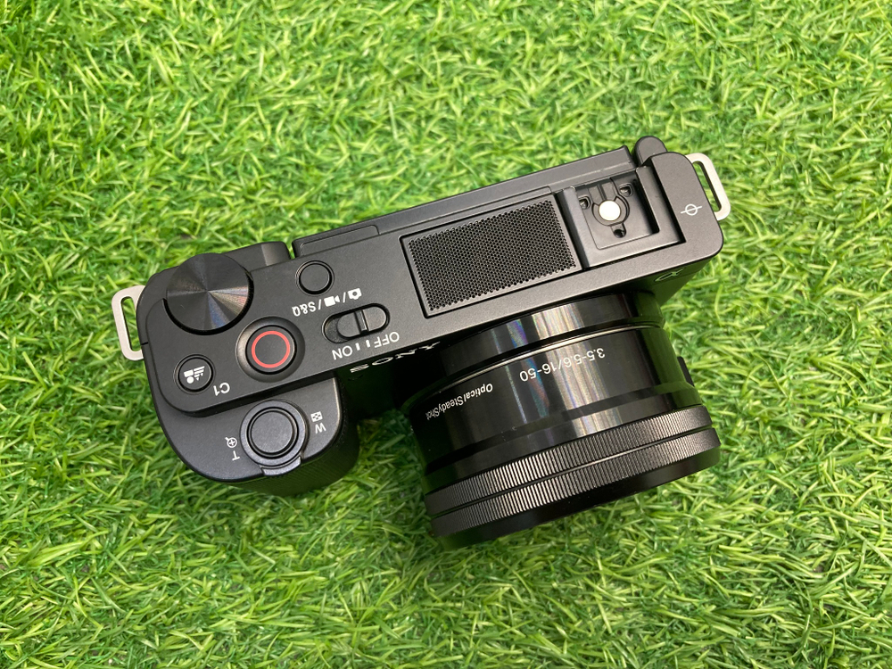 Sony ZV-E10 kit E PZ 16-50mm OSS 6.500 кадров
