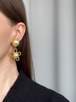 Крупные клипсы с ромашками Moschino