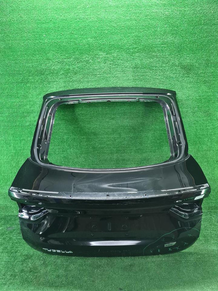 Крышка багажника Geely Tugella (2019-н.в.)