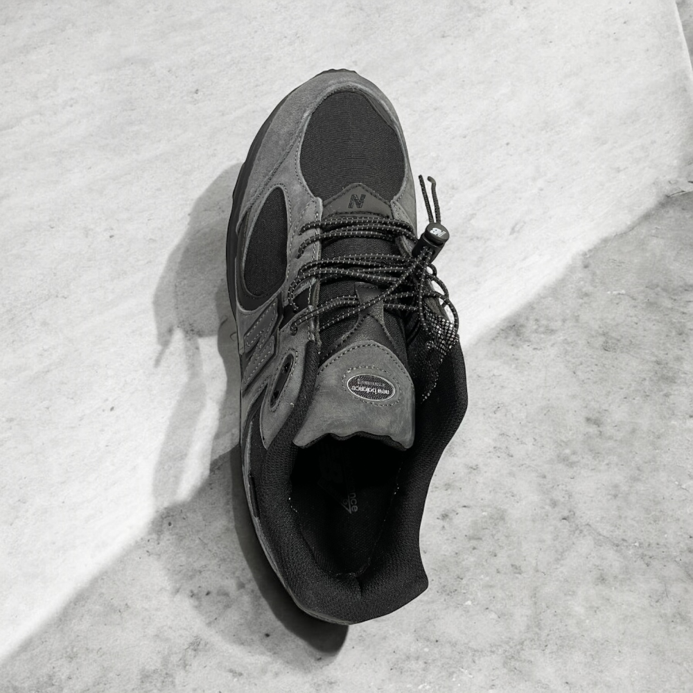 New Balance 2002R Winter Gore-Tex • Charcoal