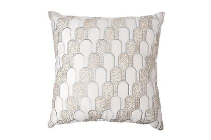 Подушка с вышивкой бисером 50x50см Garda Decor Ожерелье серебряная