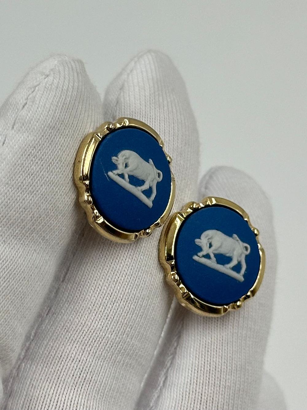 Запонки «Бык» Wedgwood синие