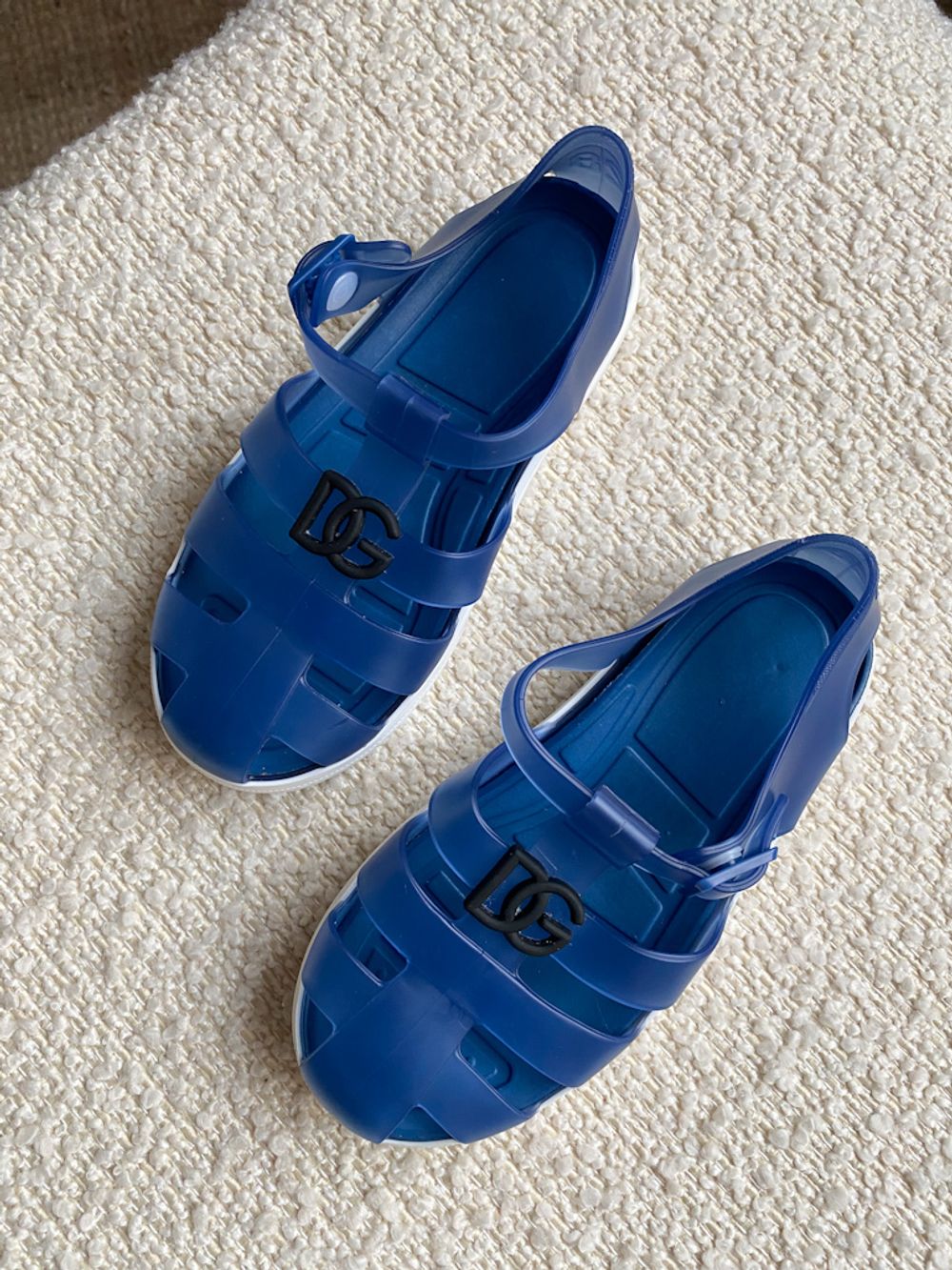 Новые сандалии Dolce&Gabbana, 28