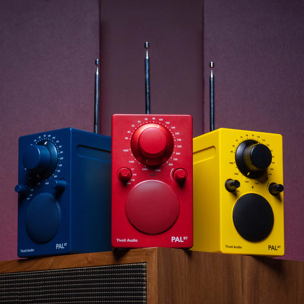 Tivoli PAL BT Красный [Red] — портативный радиоприемник с Bluetooth