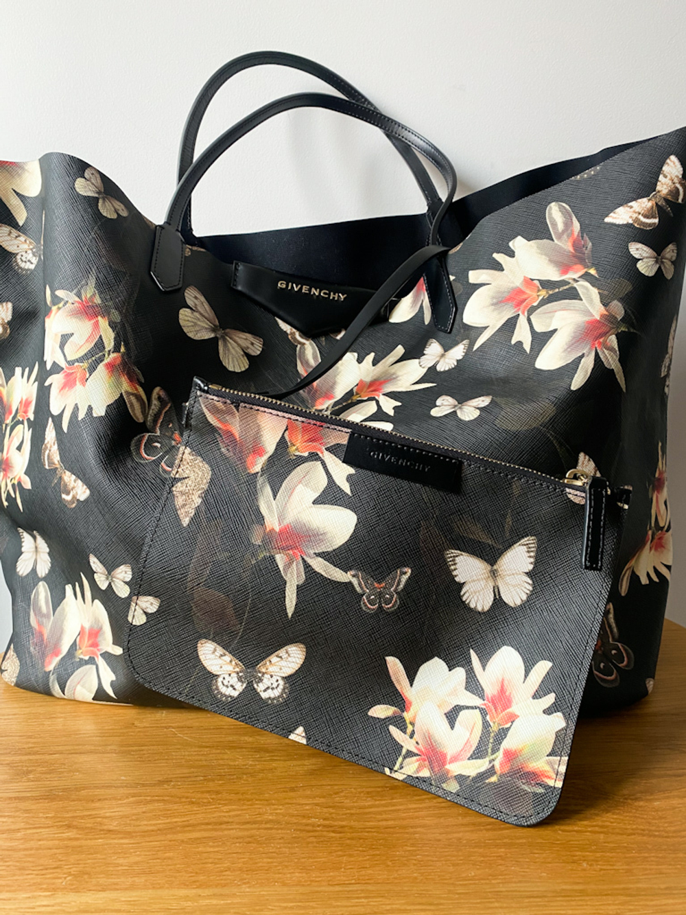 Новая сумка Givenchy