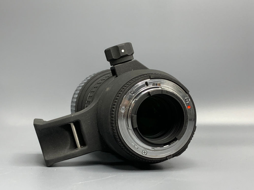 Sigma 100-300mm APO F4 HSM Nikon F
