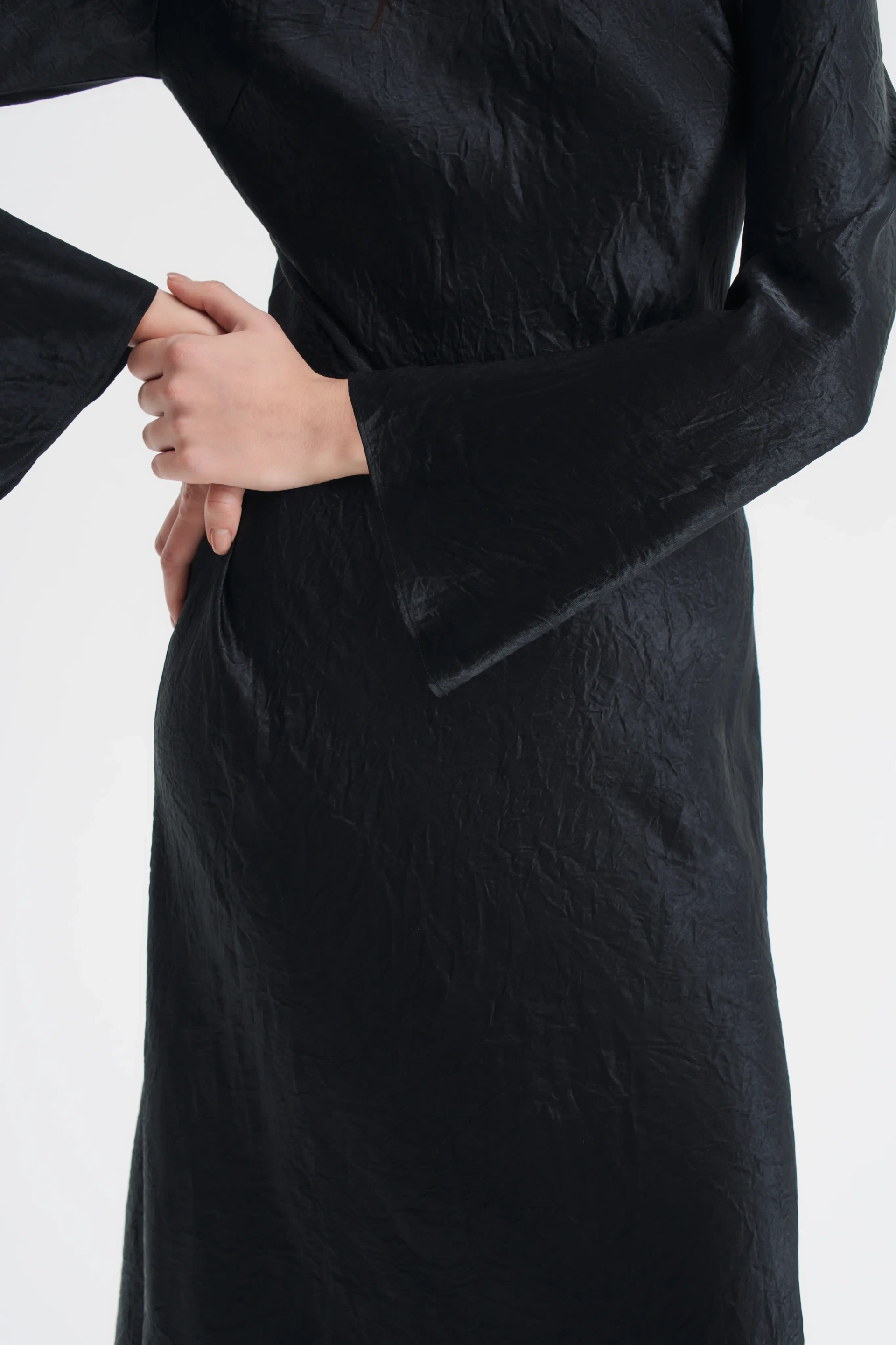 Платье-миди из жатого атласа