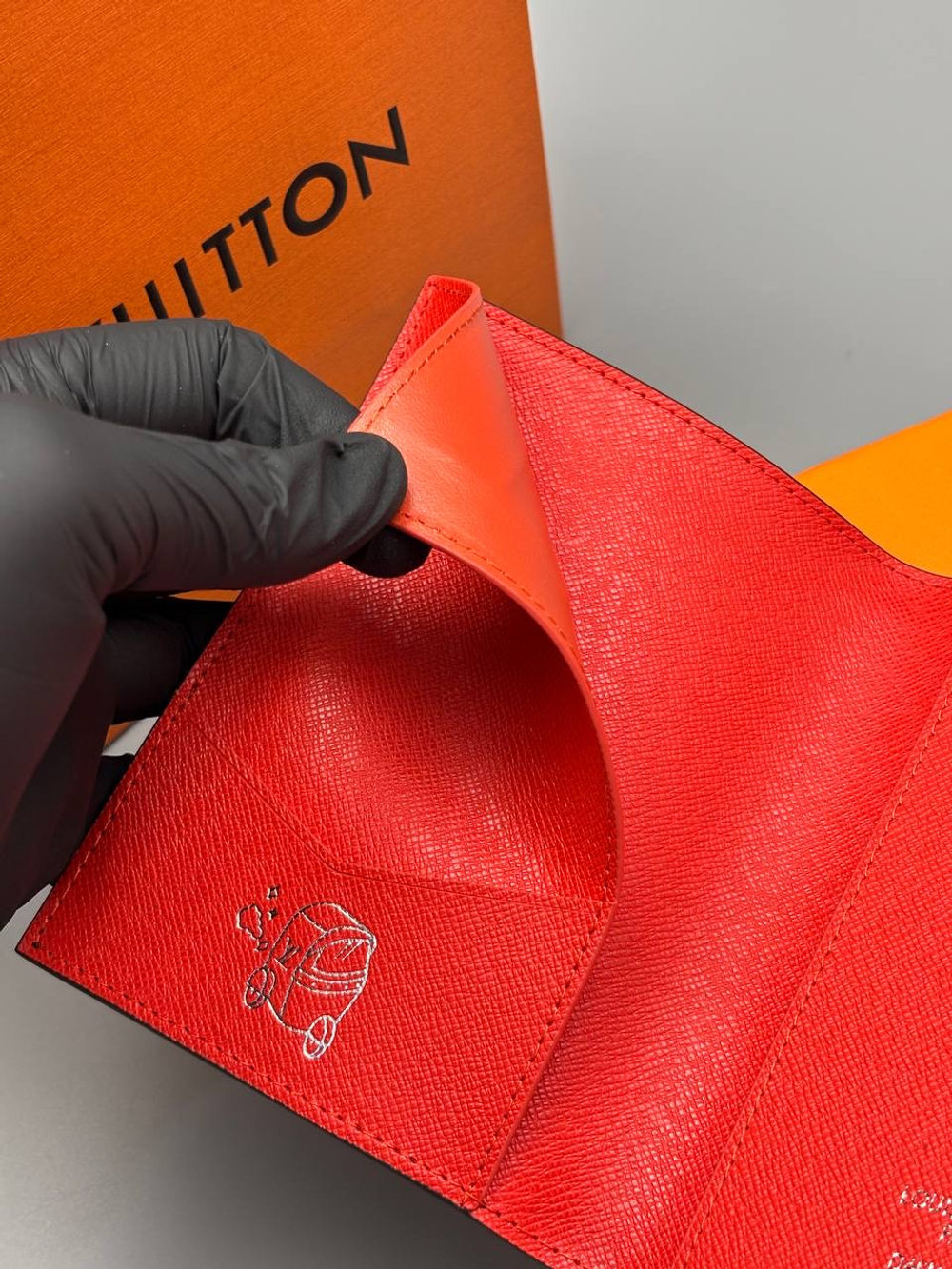 Обложка для паспорта Louis Vuitton