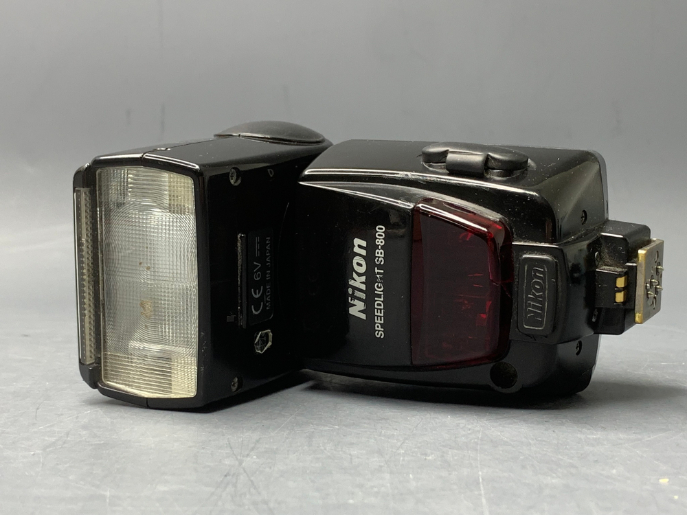 Nikon SB-800 не до конца закрывается батарейный отсек