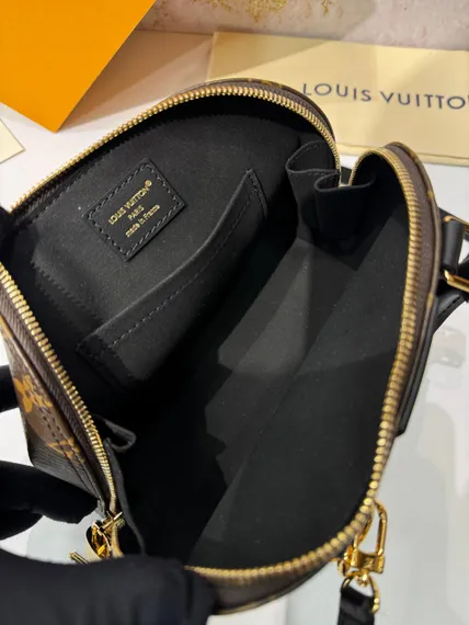 Сумка Louis Vuitton Alma Trunk BB