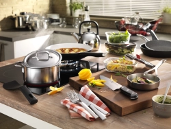 Zwilling Набор из 4 ножей Gourmet в блоке + точилка + ножницы EAN 4009839385704