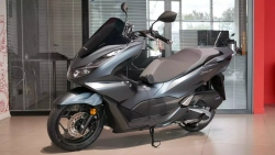 Скутер Honda PCX125 серый