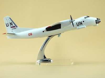 Модель самолета Ан-30 (М1:72, UN)