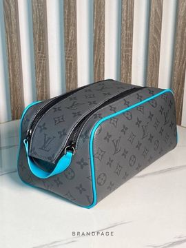 Несессер серый с бирюзовой окантовкой от Louis Vuitton Dopp Kit BP5-429774