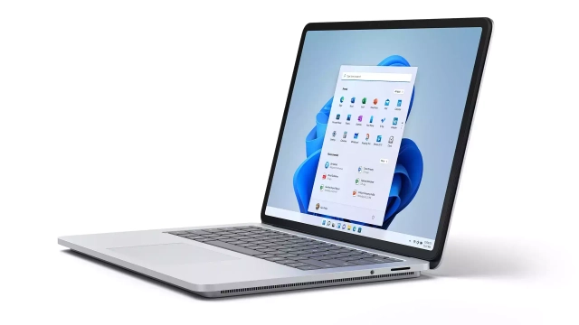 Microsoft Surface Laptop Studio (Intel Core i5-11300H, Intel Iris Xe, 16GB RAM, 512GB SSD)