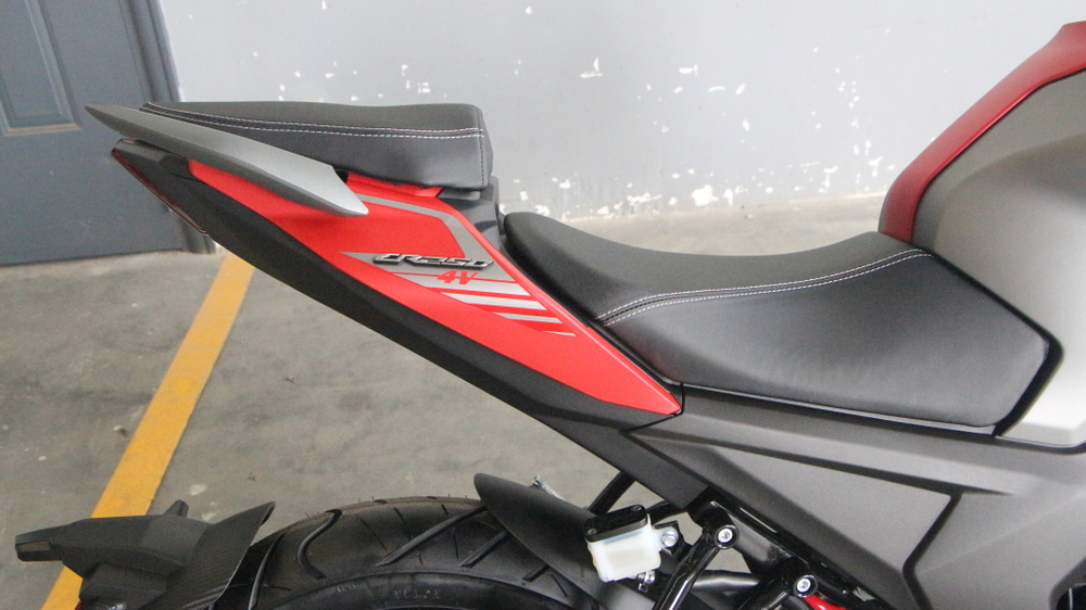 Мотоцикл Loncin CR4 II