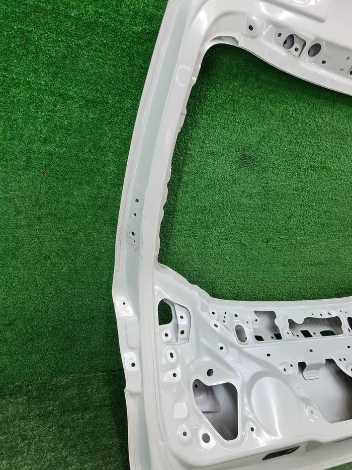 Крышка багажника Toyota C-HR (2016-2023)
