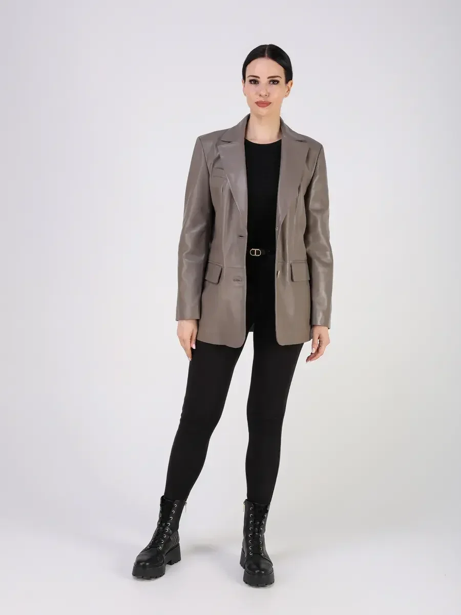 Кожаная куртка демисезонная блейзер