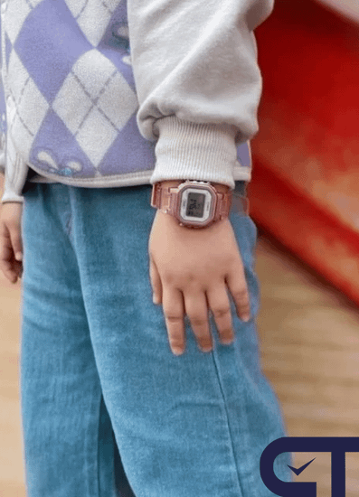 Casio LA-20WHS-4A — женские цифровые часы с подсветкой и секундомером