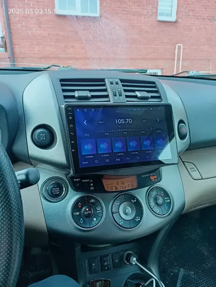 Магнитола для Toyota RAV4 30 2005-2012, Vanguard - Teyes CC3L на Android 10, CarPlay, 4G SIM-слот