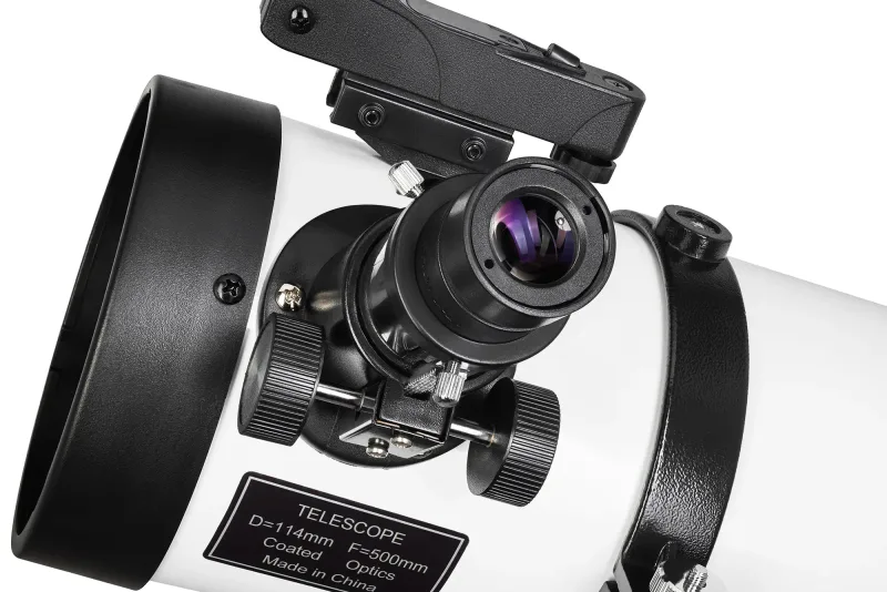 Телескоп Sky-Watcher P114N StarQuest EQ1 - вид на фокусировочный механизм