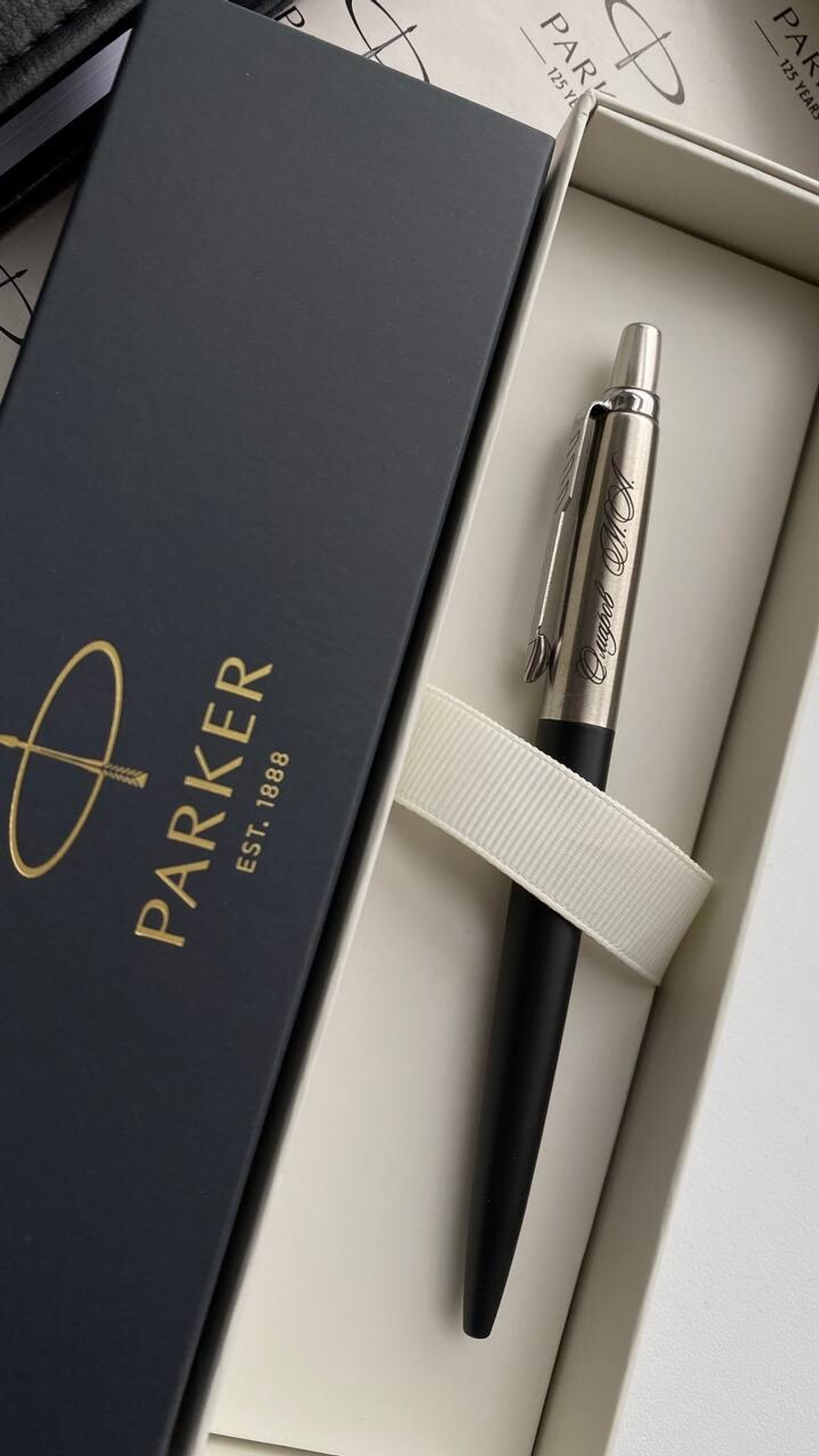 Шариковая ручка Parker Jotter Essential Satin Black CT