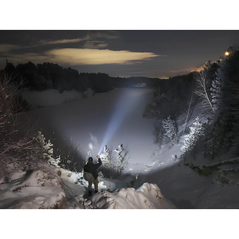 Тактический фонарь Armytek Predator Pro Max Extended Set - использование зимой на природе