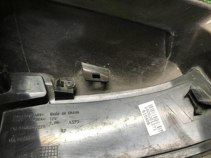 Крышка зеркала правая Mercedes M GLE W166 (11-18)