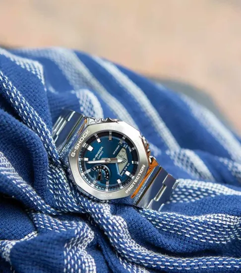 Наручные часы Casio G-Shock GM-2110D-2BER
