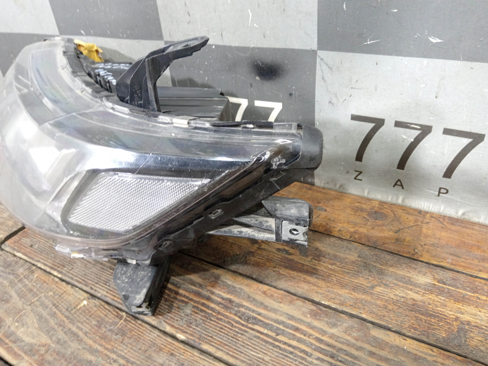 Фара левая LED Mitsubishi Outlander 3 18-нв Б/У Оригинал 8301D331