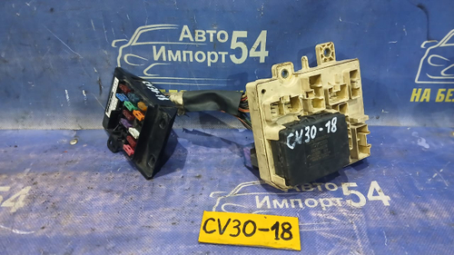 Блок предохранителей салонный TOYOTA CAMRY 1992