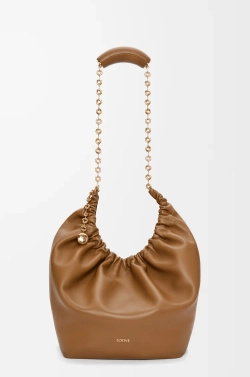 Loewe Средняя сумка-мешок Squeeze из мягкой кожи ягненка наппа, светло-коричневый