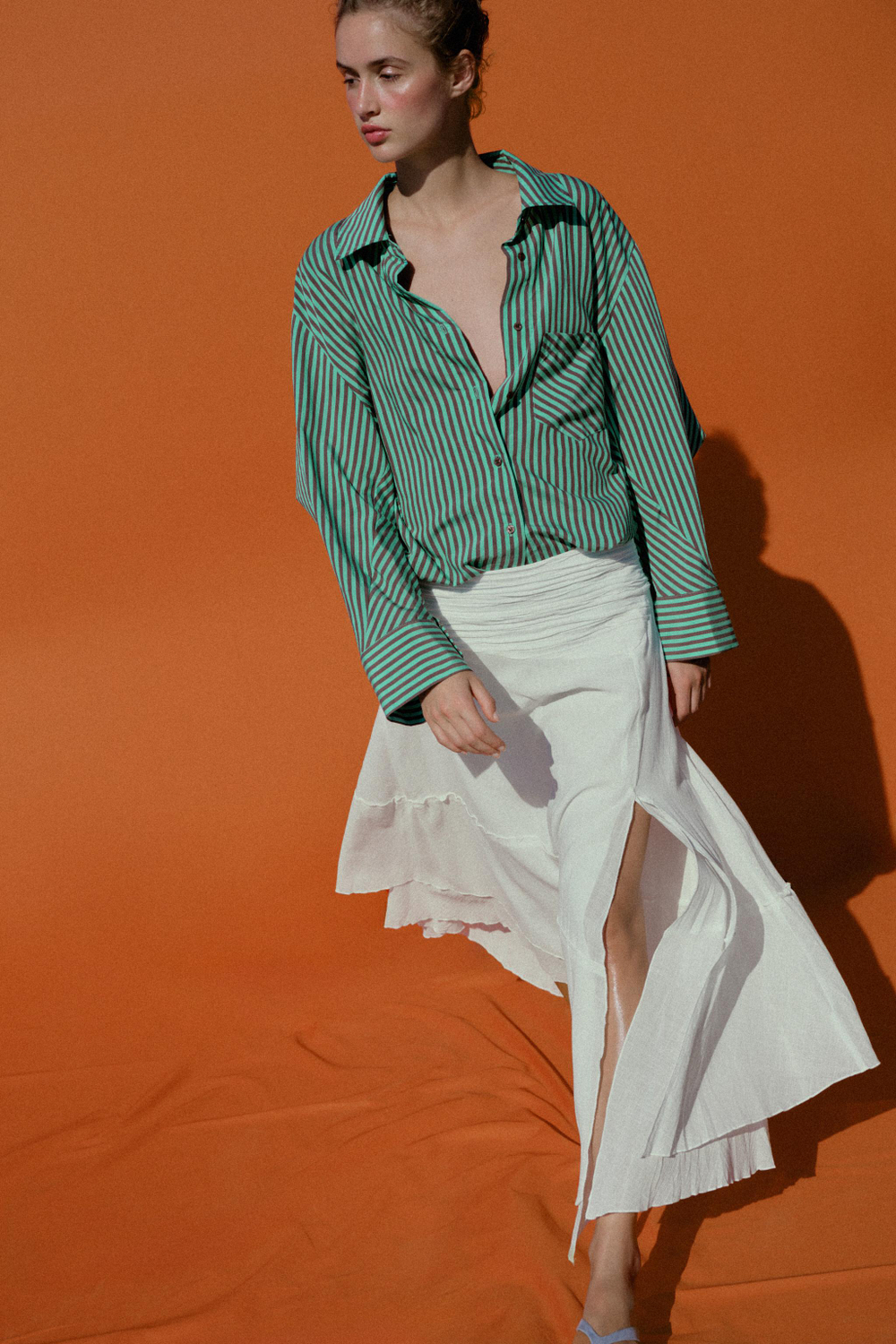 ЮБКА АСИММЕТРИЧНОГО КРОЯ ИЗ МЯТОЙ ТКАНИ — ZARA