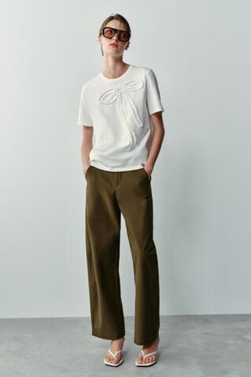 ZARA ФУТБОЛКА С РЕЛЬЕФНЫМ БАНТОМ, ЖЕЛТОВАТО-БЕЛЫЙ