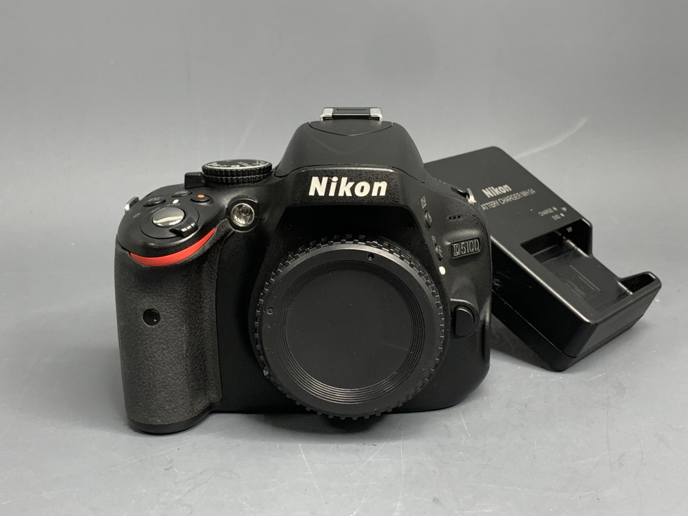 Nikon D5100 Не работает вспышка 2300 кадров