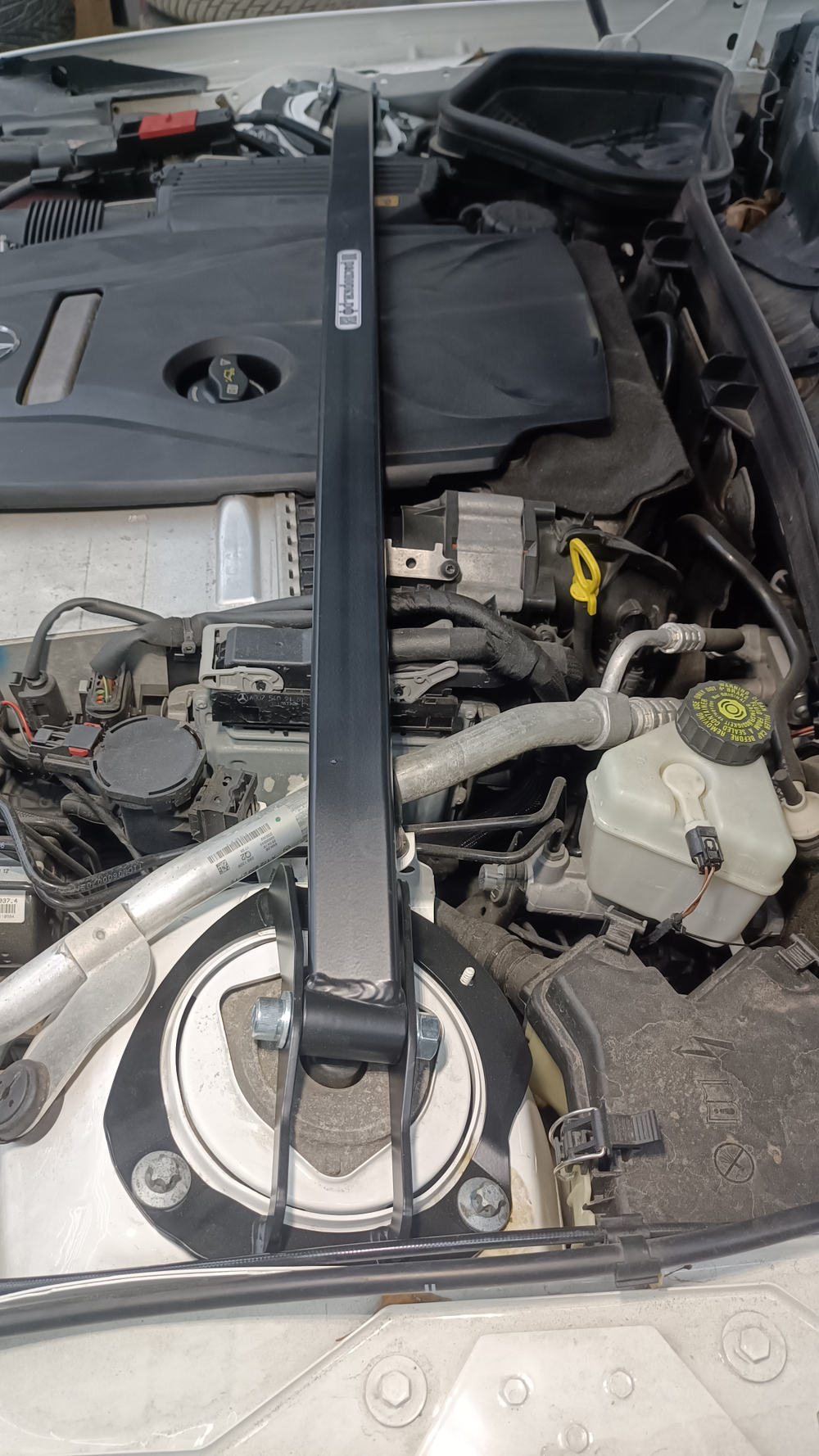 Распорка передних стоек Mercedes-Benz SLK 3 (R172) (ПОД ЗАКАЗ)