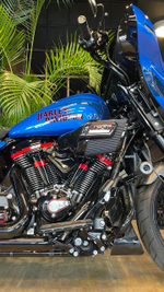 Harley-Davidson CVO Street Glide ST, 2026 "Electric Coast"