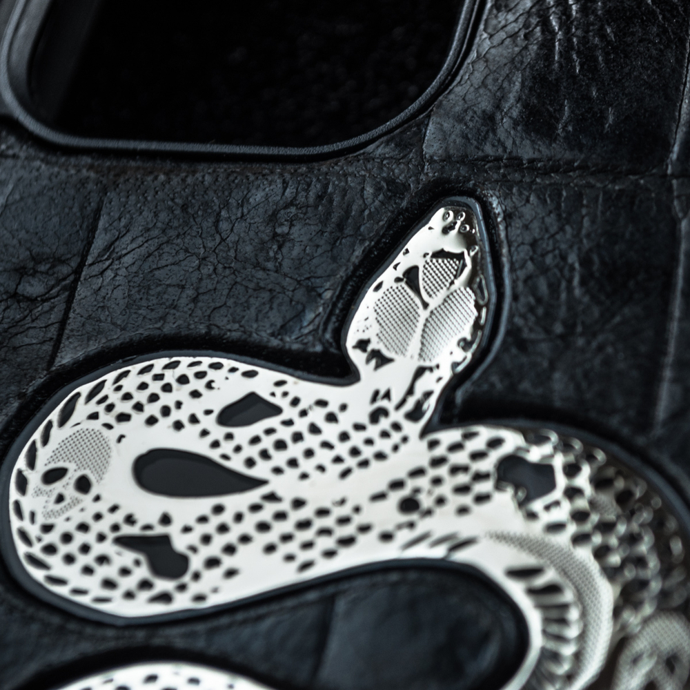 Фрагмент змеи — ювелирный металлический сплав, защитный композит, кожа CROC Euphoria HM