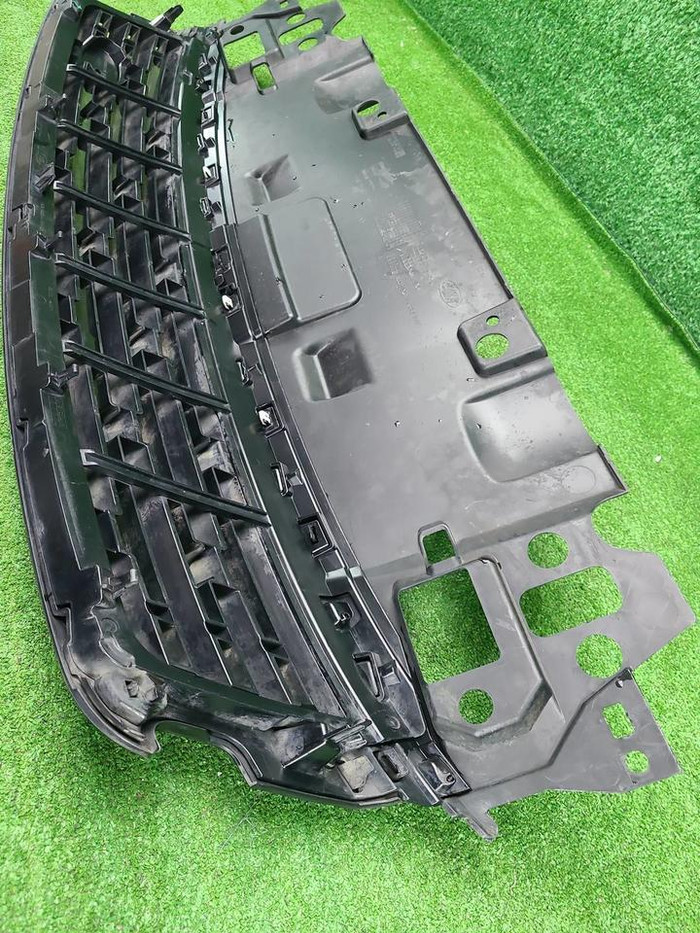 Решетка радиатора Range Rover Sport 3 L461 (22-нв)