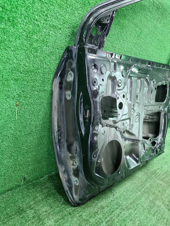 Дверь передняя правая Toyota Corolla E160 (13-19)